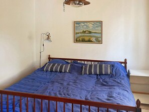 3 habitaciones y muebles diferentes