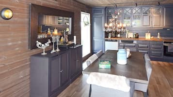 House | Dining