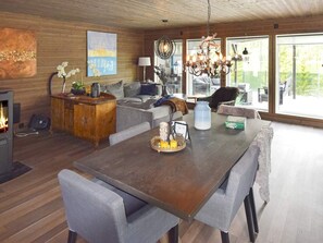 House | Dining - 9 Person Holiday Home in Foldereid (Nærøysund)