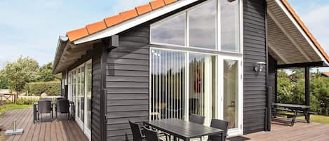 House | Outdoor dining