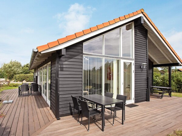 House | Outdoor dining