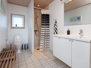 House | Bathroom