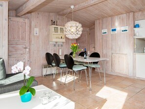 House | Dining - 6 Person Holiday Home in Hejls (Hejls)
