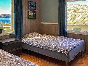 3 bedrooms, individually furnished