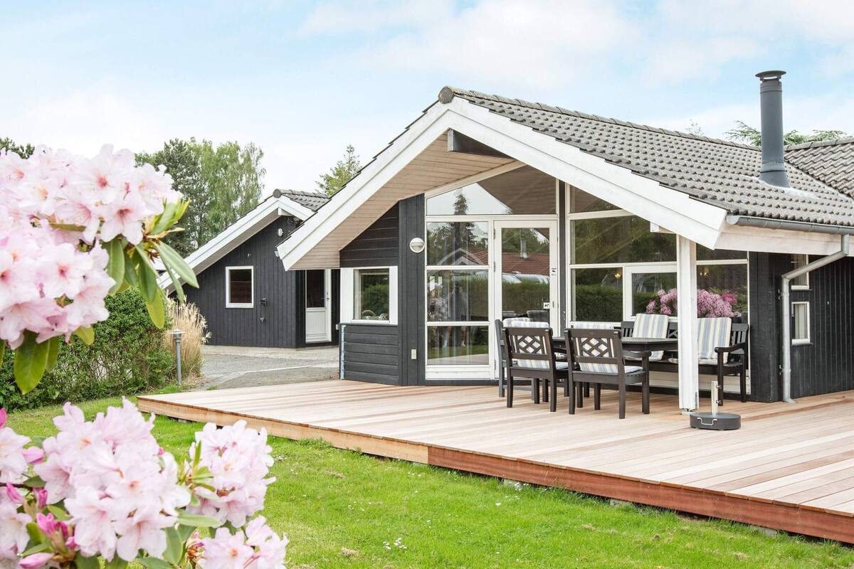 House | Outdoor dining