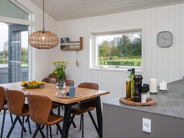 House | Dining