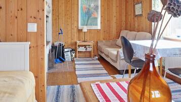 House | 3 bedrooms, individually furnished