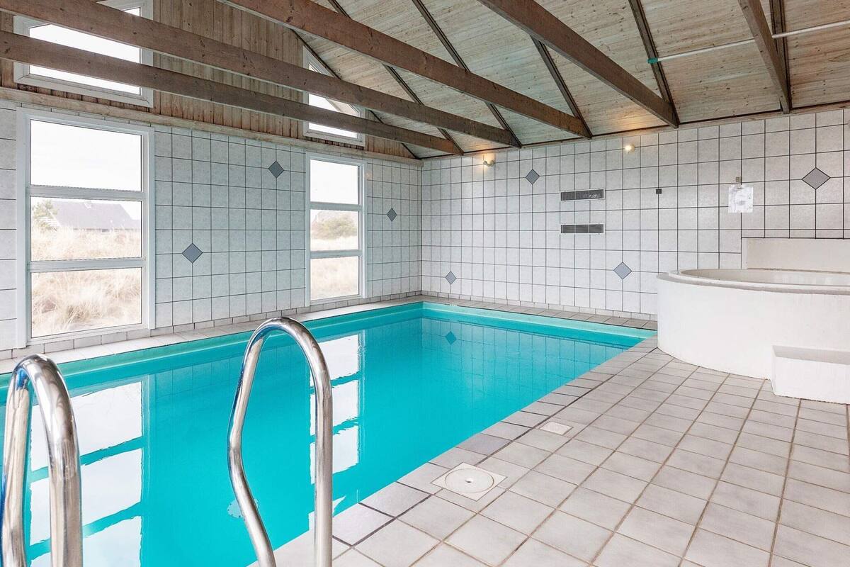 Huis | Zwembad | Een binnenzwembad, een buitenzwembad