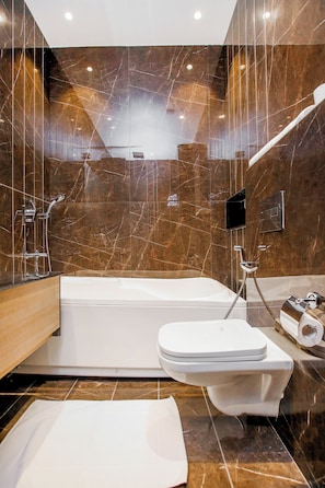 Superior Room, Bathtub, City View | Bathroom | Free toiletries, slippers, towels, soap