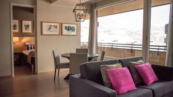 Premium bedding, pillowtop beds, desk, laptop workspace