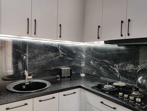 Fridge, microwave, stovetop, toaster - Tbilisi App 1 (T'bilisi)