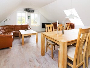 House | Dining - 6 Person Holiday Home in Hadsund (Hadsund)