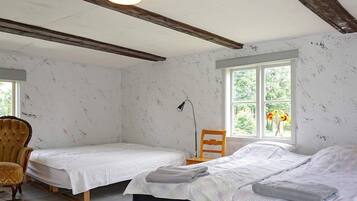 Casa | 2 quartos, individualmente mobiliados