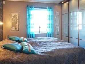 House | 4 bedrooms, individually furnished - 8 Person Holiday Home in Grebbestad-by Traum (Grebbestad)