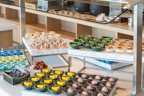 Päivittäinen buffetaamiainen maksusta