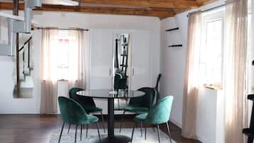 House | Tempat makan