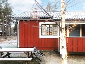 House | Outdoor dining - 4 Person Holiday Home in Solleron (Sollerön)