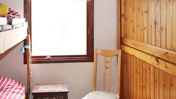 3 bedrooms, individually furnished