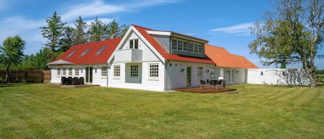 House | Exterior