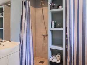 House | Bathroom