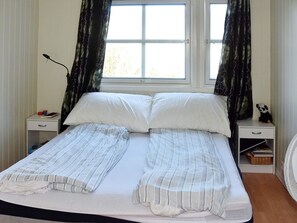 3 bedrooms, individually furnished - 4 Star Holiday Home in Sandane (Gloppen)
