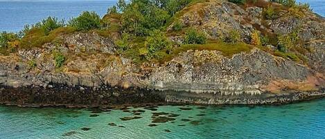 Una spiaggia nelle vicinanze