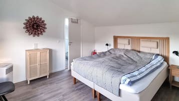 3 bedrooms, individually furnished