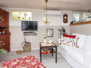 House | 2 bedrooms - 4 Person Holiday Home in Glesborg (Glesborg)