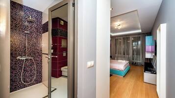 3 Schlafzimmer, Zimmersafe, Bügeleisen/Bügelbrett, WLAN