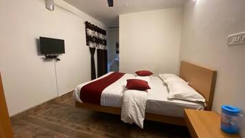 4 bedrooms, free WiFi, bed sheets