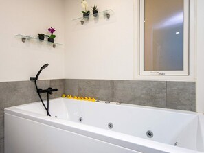 House | Bathroom