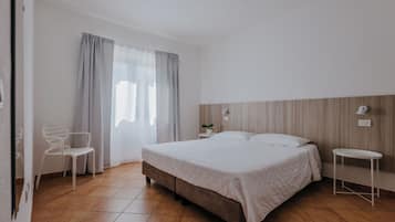 Sengetøy av topp kvalitet, safe på rommet og reiseseng for barn