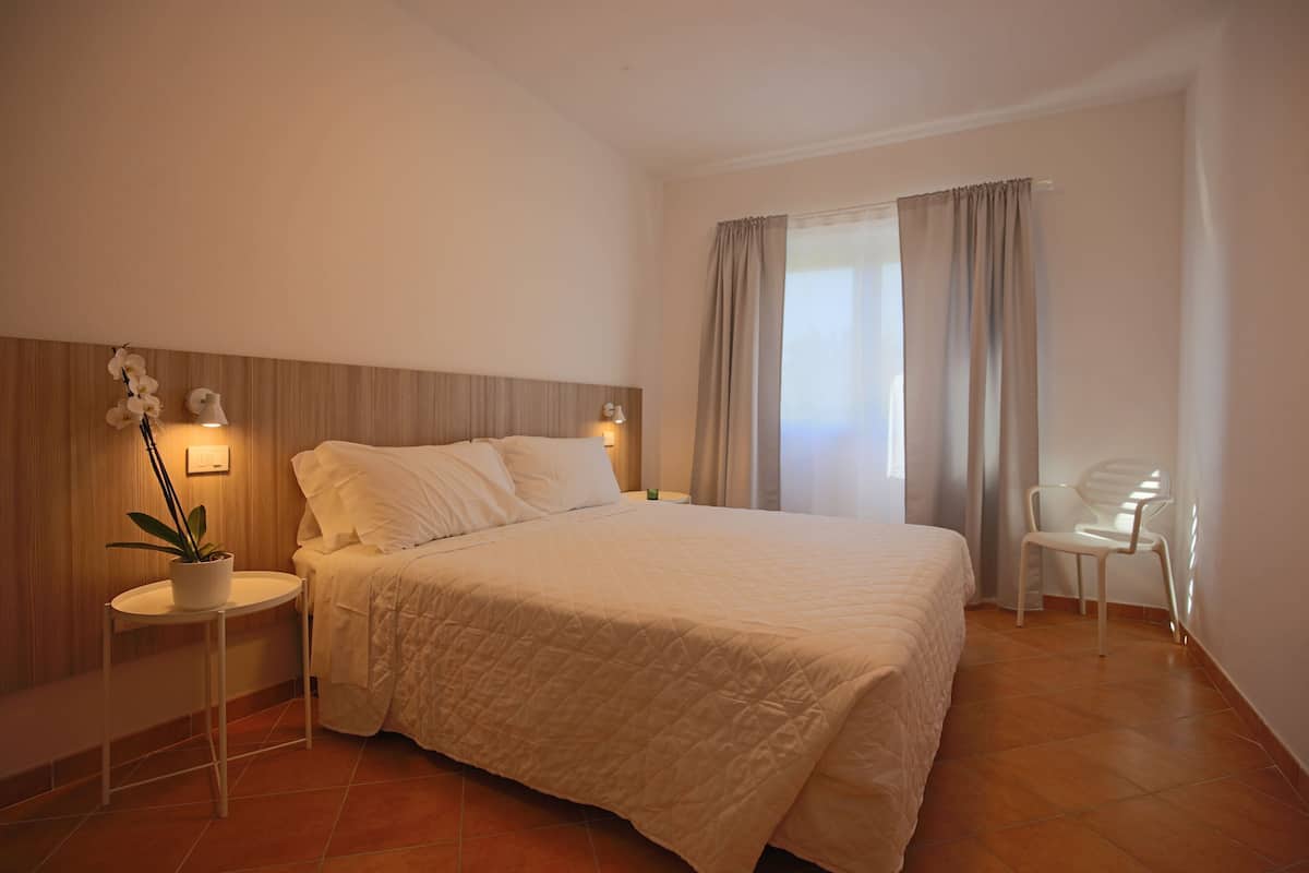 Panorama appartement | 2 slaapkamers, een kluis op de kamer, beddengoed