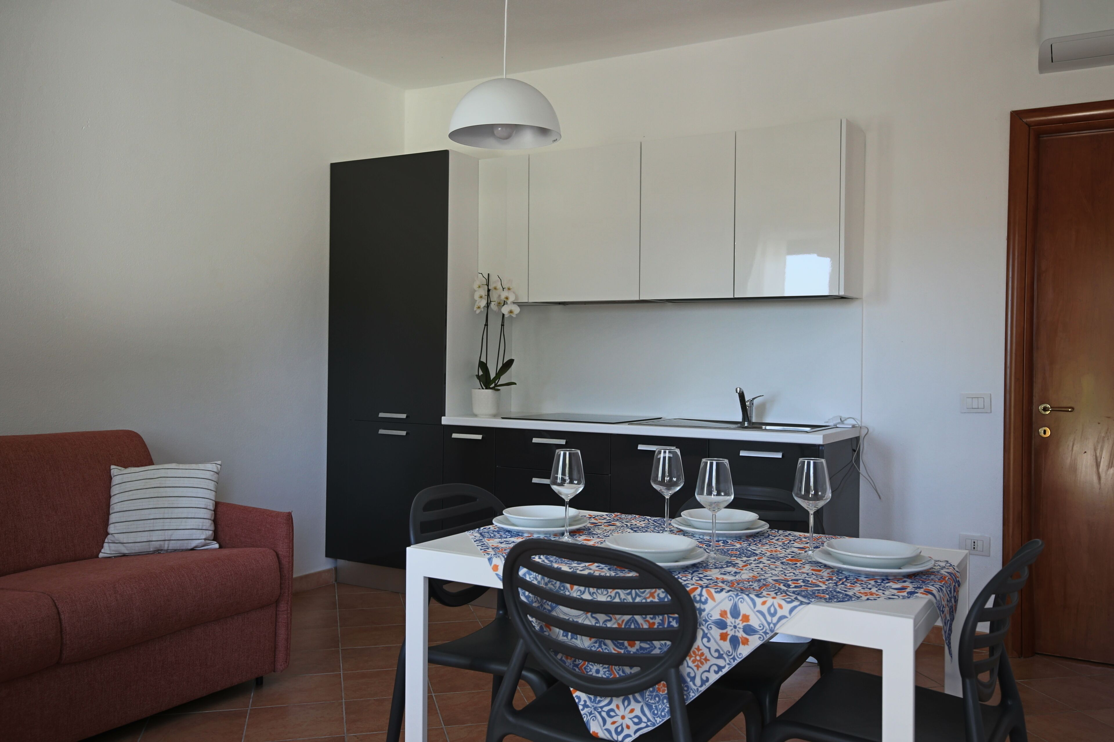 Appartamento panoramico | Area soggiorno | TV LCD 32 pollici con canali via cavo