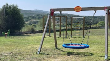Children’s play area – outdoor