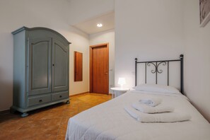 Premium bedding, in-room safe, travel cot, bed sheets