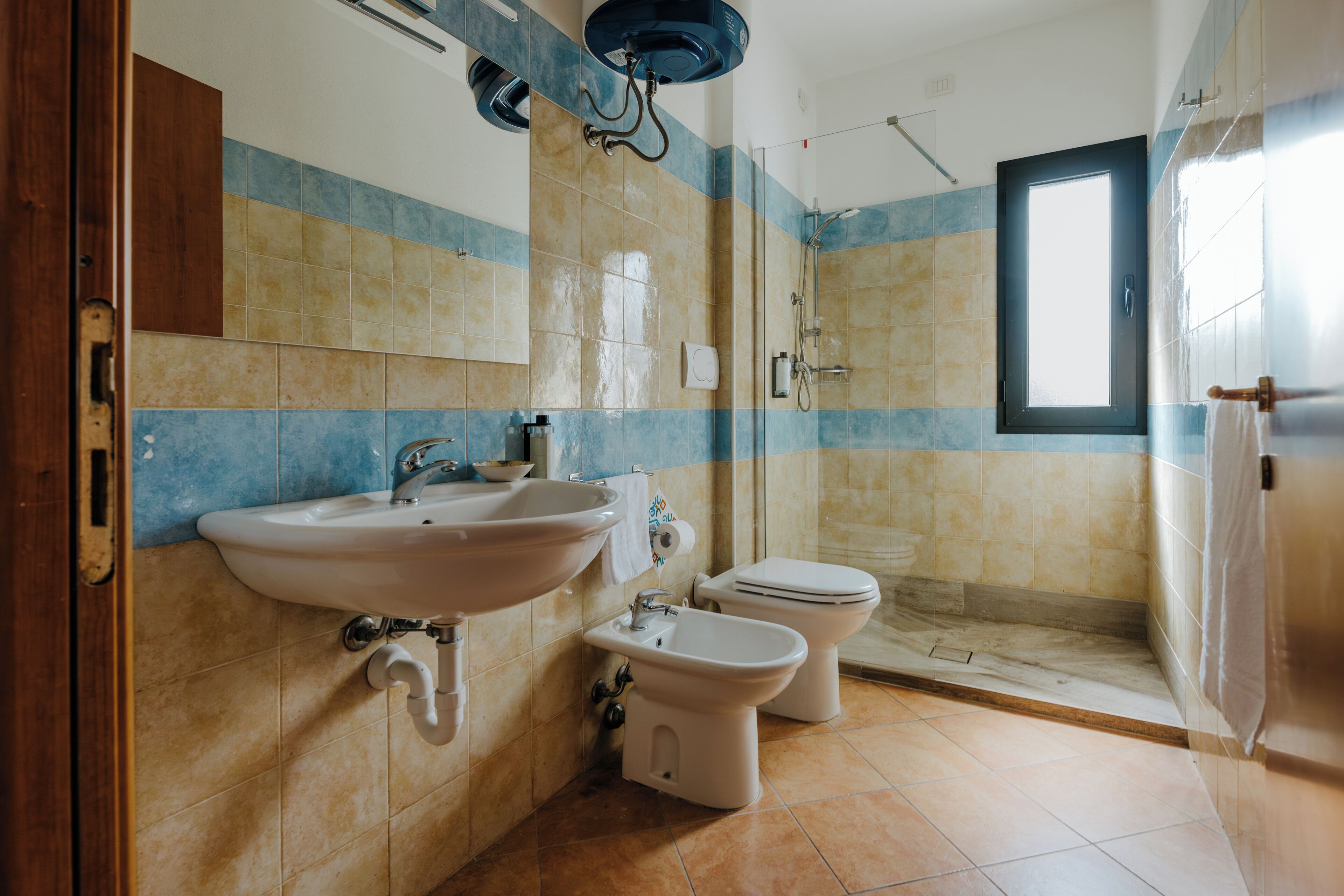 Dusche, Regendusche, Haartrockner, Bidet