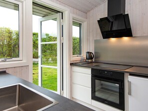 House | Private kitchen - 4 Person Holiday Home in Hejls (Hejls)