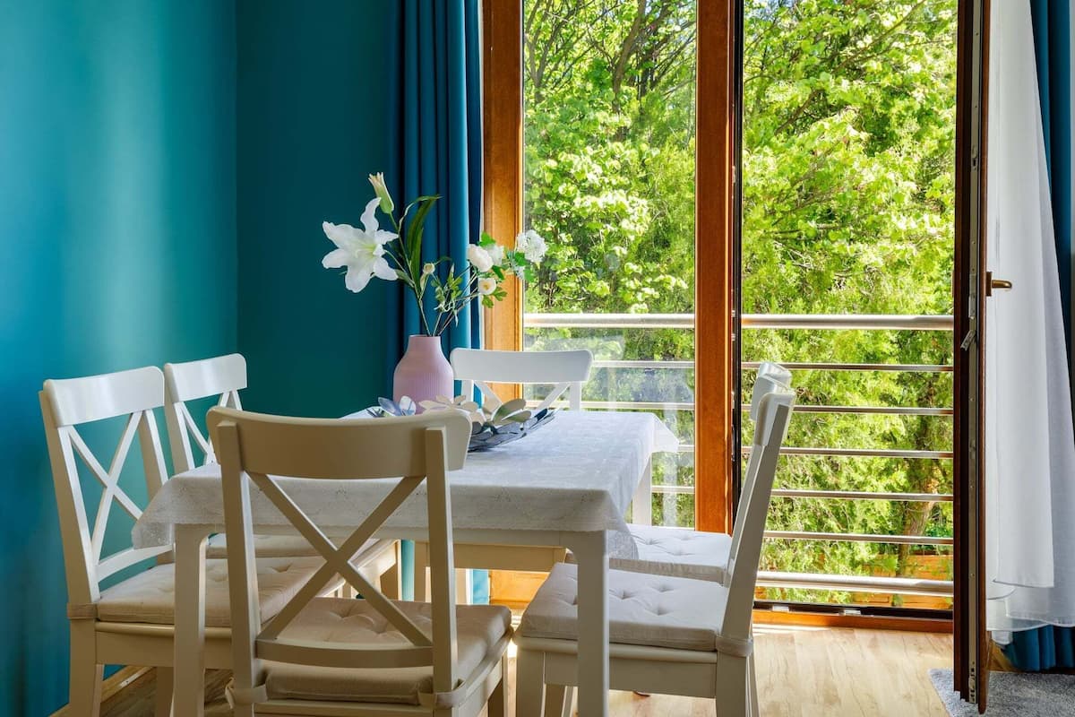 Comfort Apartment | In-room safe, blackout curtains, iron/ironing board