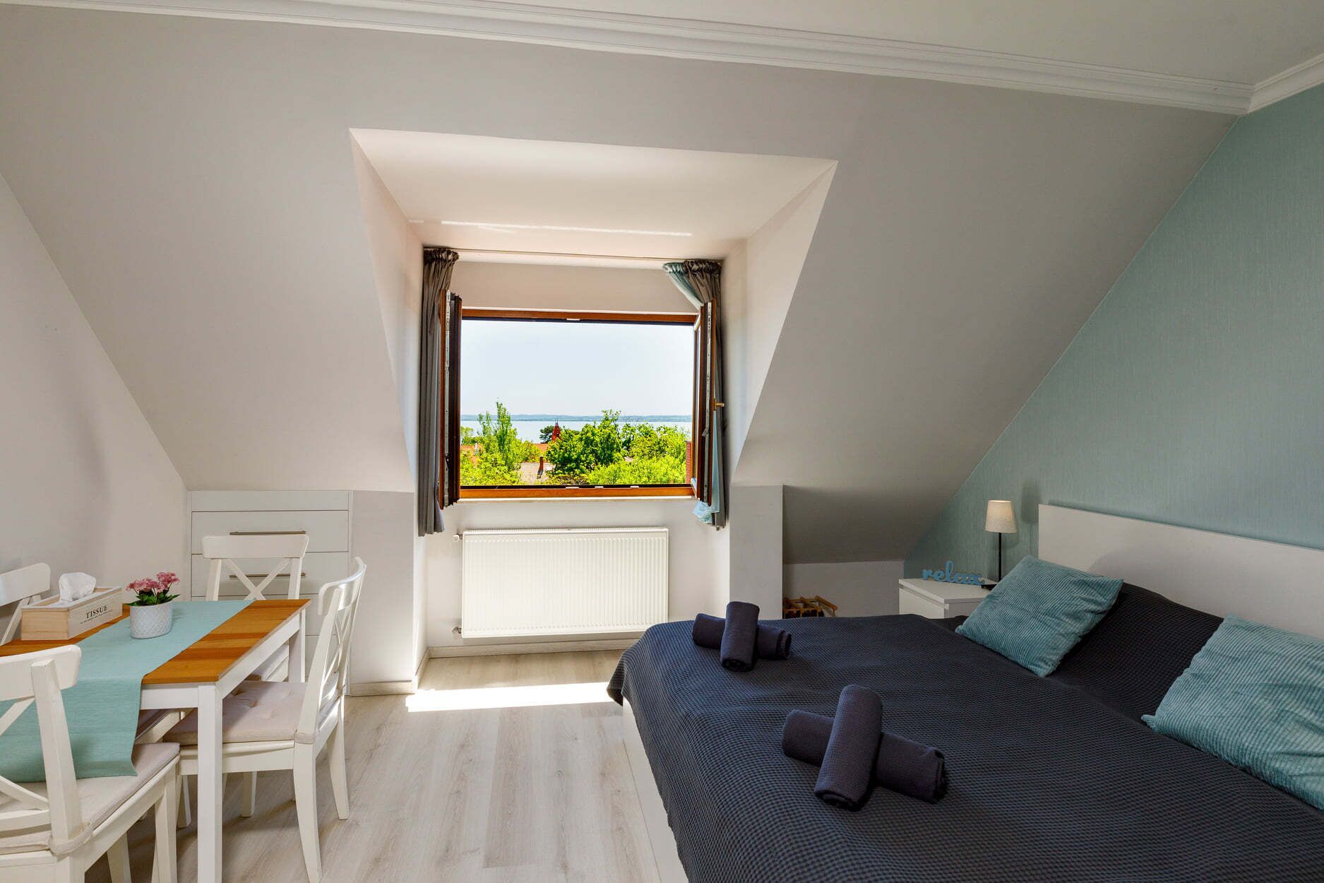 Deluxe Studio | In-room safe, blackout curtains, iron/ironing board