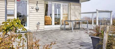 House | Outdoor dining