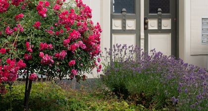 Neu renoviert: 2-Raum Ferienwohnung in Villenviertel - Bahnhofsnähe