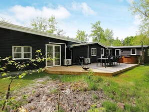 House | Outdoor dining