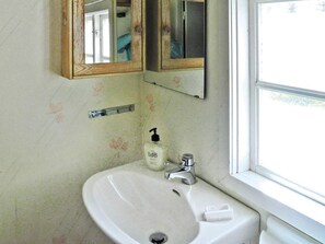 House | Bathroom