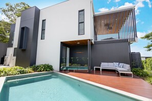 Outdoor pool - KAUAINN OCEAN VIEWS (Buderim)