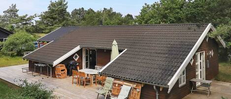 House | Outdoor dining