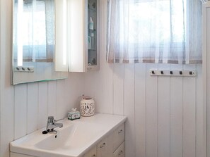 House | Bathroom