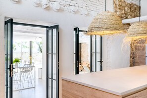 Interior - Rural Manor House: Garden and Pool, Granada 25 min (Albunuelas)