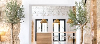 Rural Manor House: Garden and Pool, Granada 25 min