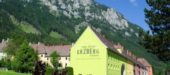 für bis zu 2 Personen mit Sprudelwanne by Interhome